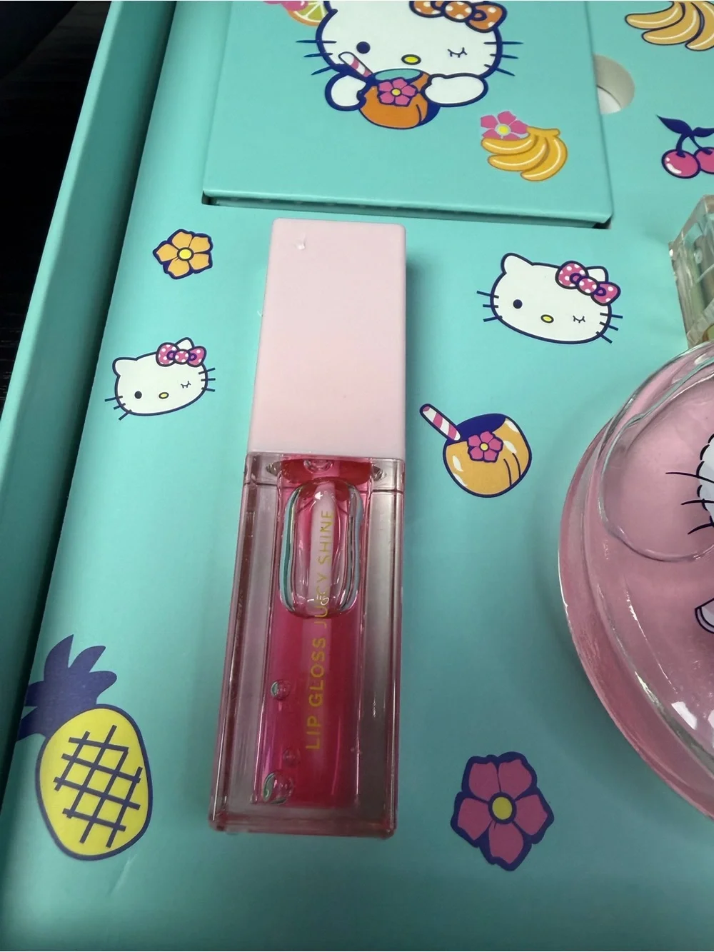 Hello Kitty Mint MakeUp Set -